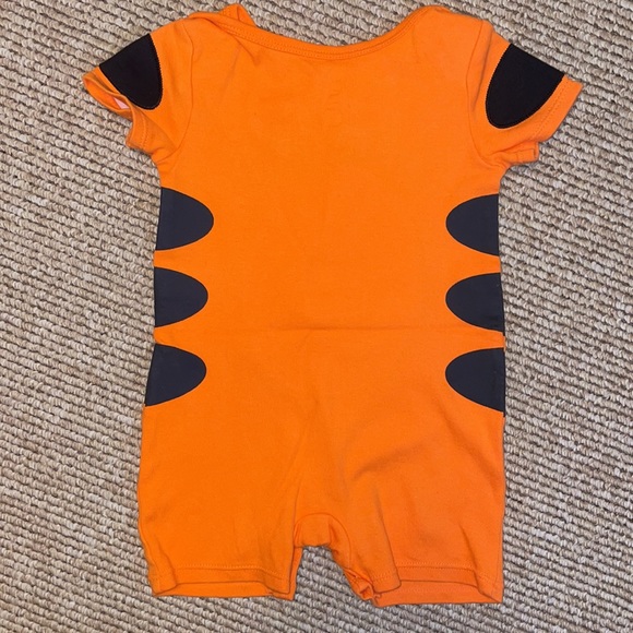 Disney Tigger 12 month summer romper - Picture 3 of 3